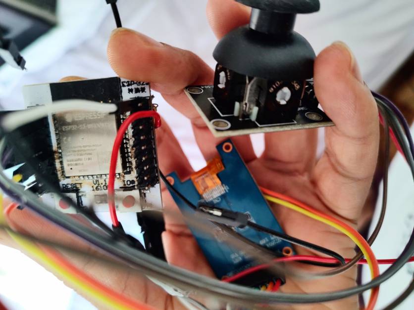 Dual-axis Joystick module with ESP32 and IPS LCD Screen (Paint App)