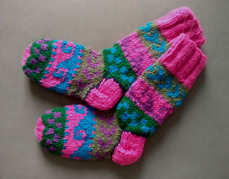 Handgemachte bunte Socken mit Himalayawolle