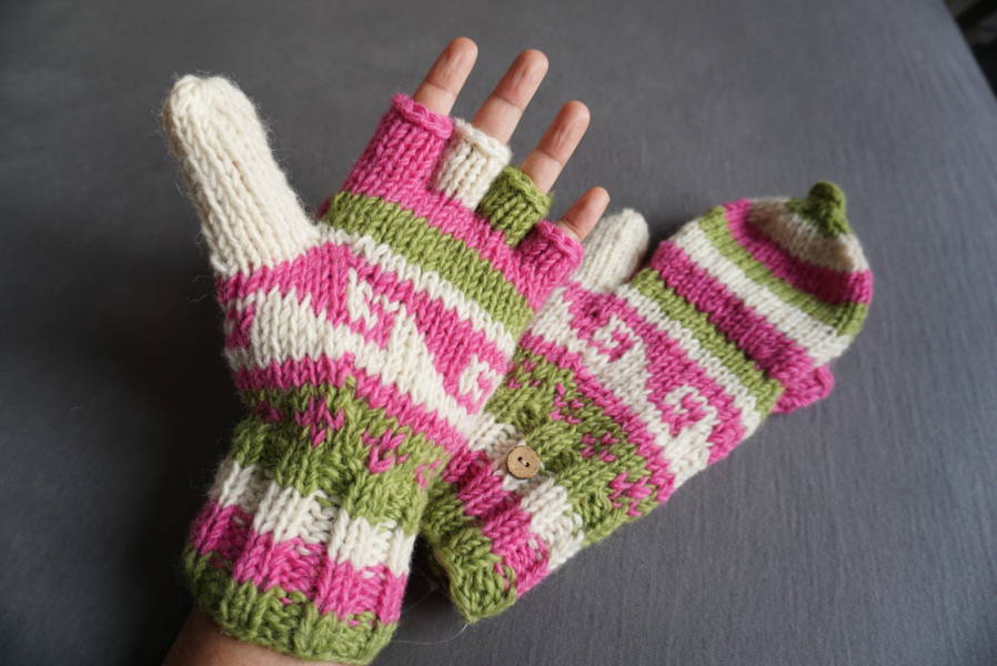 Hübsche Handschuhe mit Wellenmustern Pink & Olive