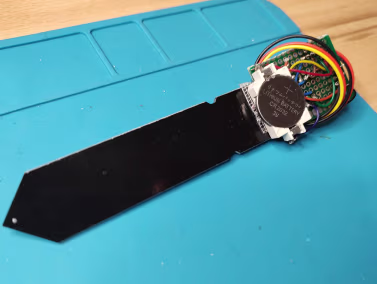 DIY House plant manager using Moisture Sensor and ATTiny45