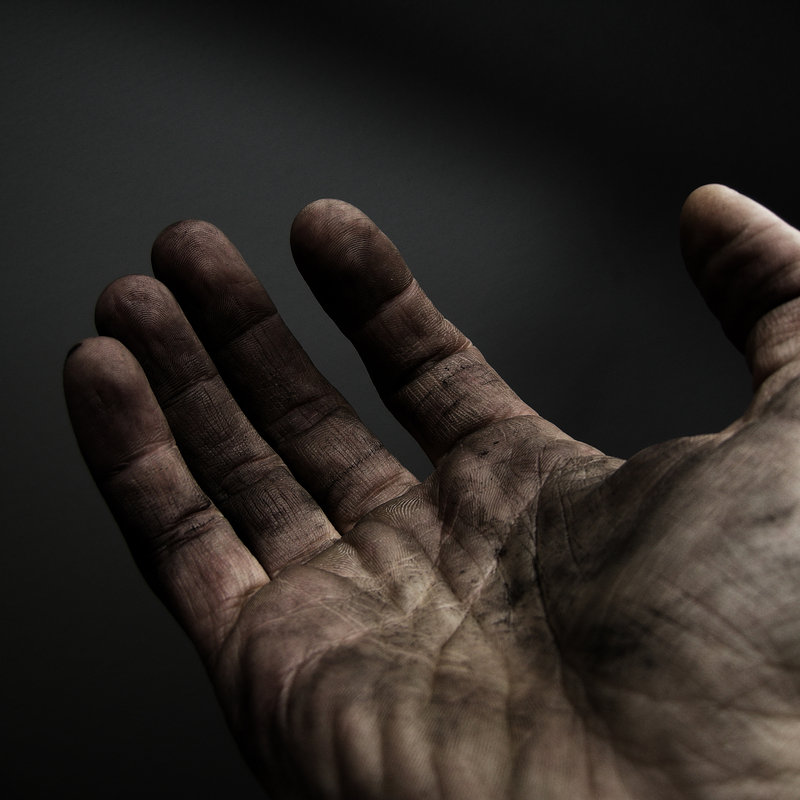 Nghịch lý: Trả giá với người nghèo, phóng khoáng với người giàu khiến chúng ta phải suy ngẫm