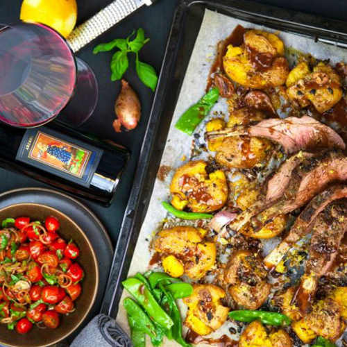 Lammracks med tomatsallad och smashade potatisar, till Xavier Vignon Cairanne