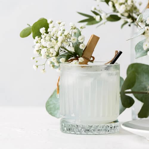 Drink med fläderblommor