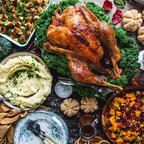 Kalkon med tillbehör till Thanksgiving
