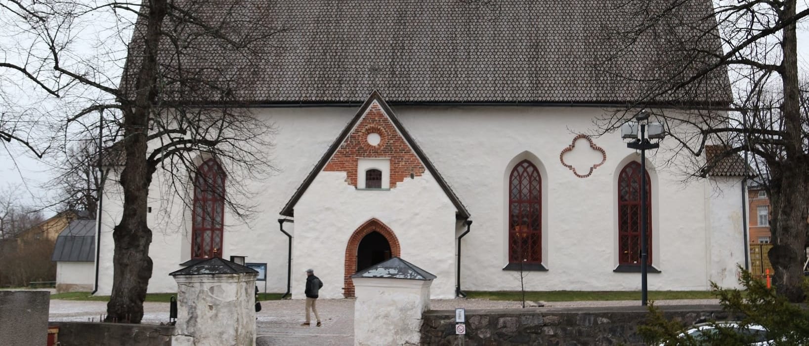 Porvoon tuomiokirkko lämpenee Naturet-maalämpönesteiden avulla