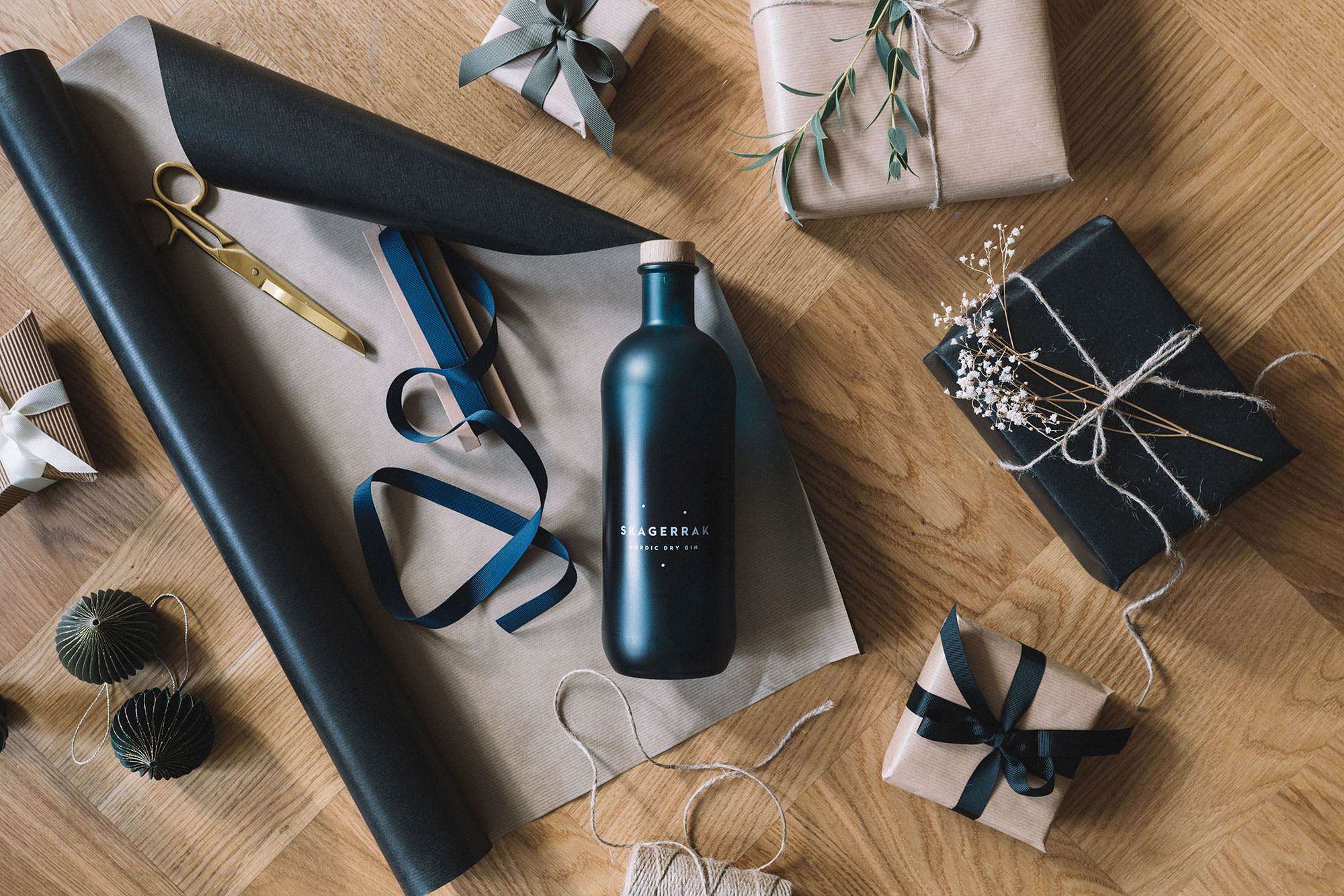 3 ways to gift wrap a bottle Nordic Spirits