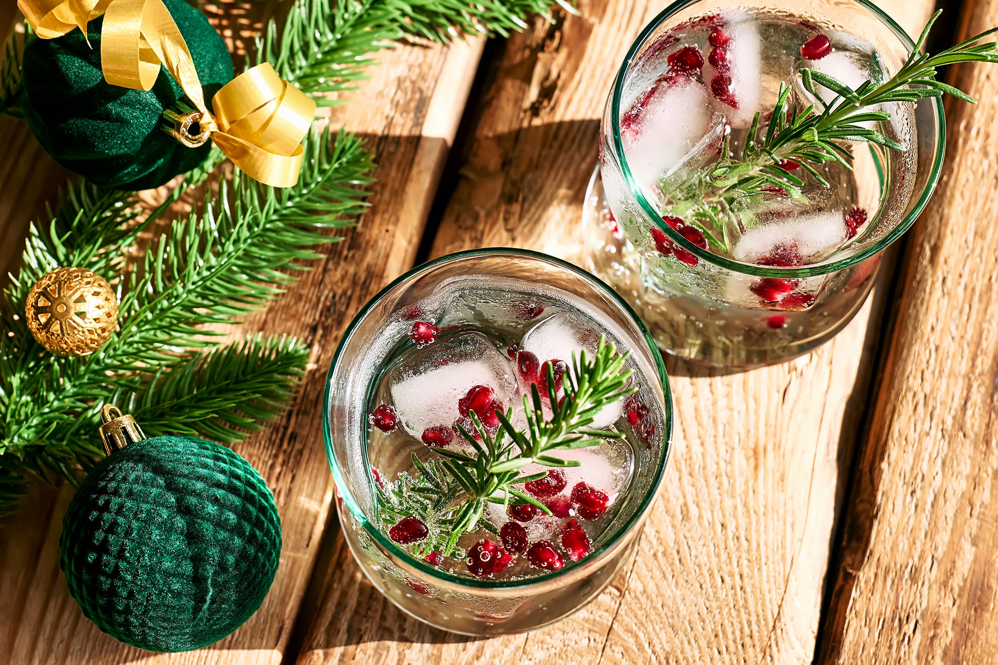 Christmas Festive Ice Cube Tray Set / Festive Red and Green -  Denmark