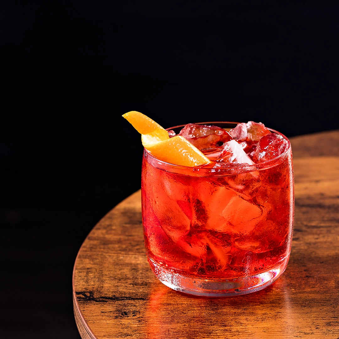 Kingston Negroni kokteil rummiga