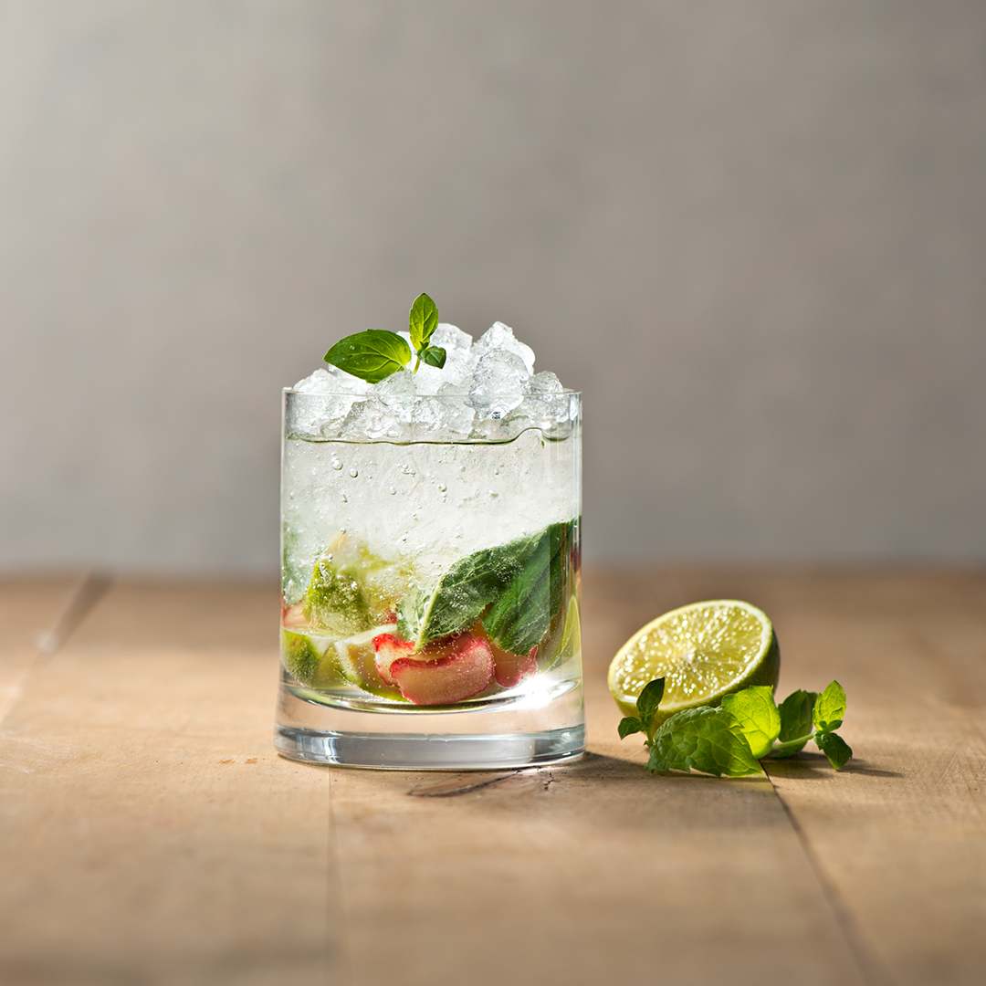 rabarberi viina kokteil