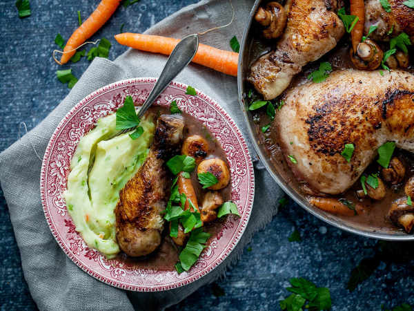 Coq au vin ja samettinen perunamuusi