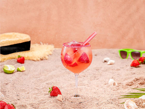 Raparperi-Mansikka Spritz