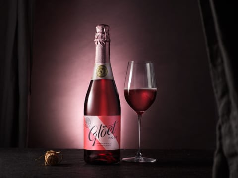 Glöet Rosé sparkling glögg, lanseras vintern 2023.