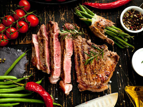 Grillat kött och grönsaker