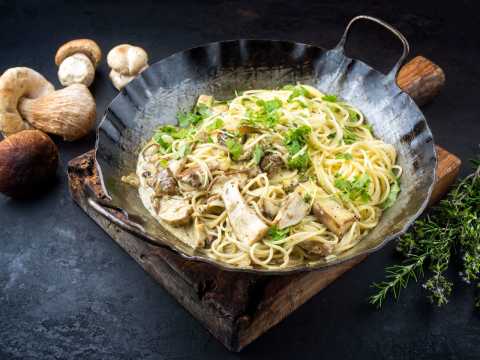 Recept på pasta med karljohansvamp.