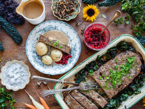 Köttfärslimpa med brunsås.