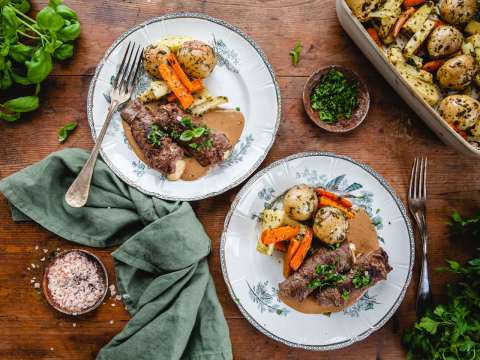 Briefyllda lövbiffsrullader.