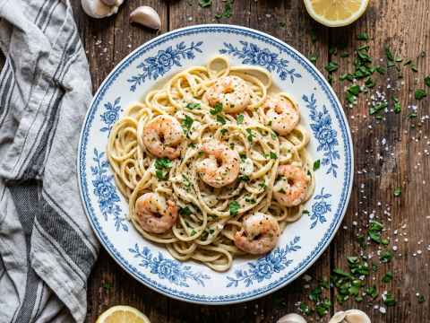 Pasta med räkor och vitlök.