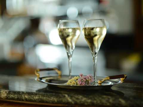 Två glas med Cava