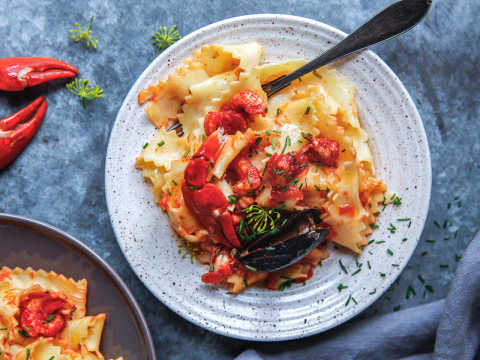 Skaldjurspasta med mustig tomatbas