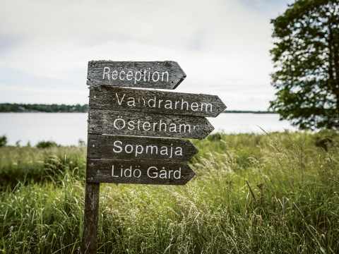 Vägskyltar i Stockholms skärgård