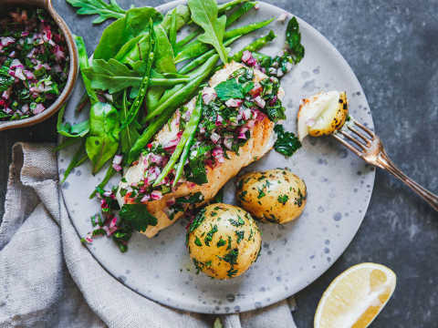 Smörstekt torskrygg med gremolata och örtslungad potatis