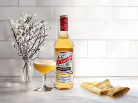 Easter Egg Martini med O.P. Anderson