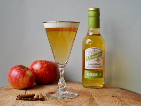 Varm äppeldrink med O.P. Petronella