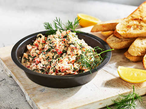 Kräftskagen med färsk dill och citron