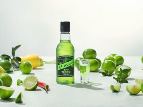 O.P. Anderson Amp Shot 350 ml på PET-flaska .