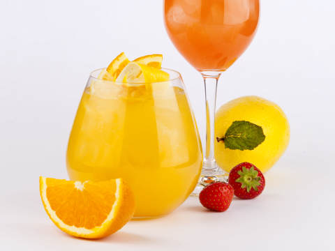 Kuohuviinidrinkki Mimosa