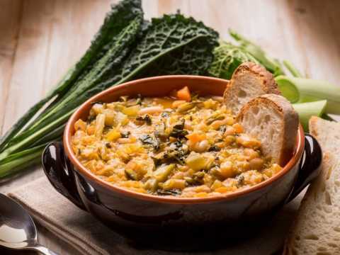Ribollita - firenzeläinen vihanneskeitto