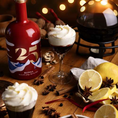 Blossa 25 non-alcoholic with whipped lemon cream.