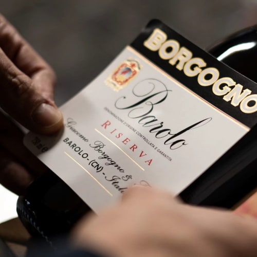 Borgogno vinflaska med etikett.