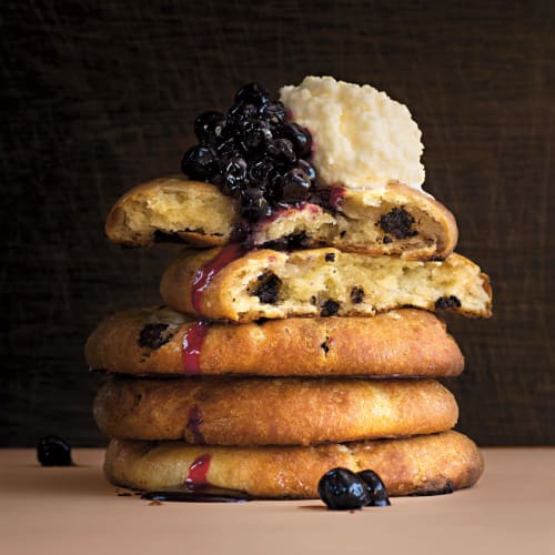 Scones med choklad och aroniasylt.