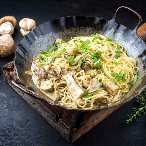 Recept på pasta med karljohansvamp.