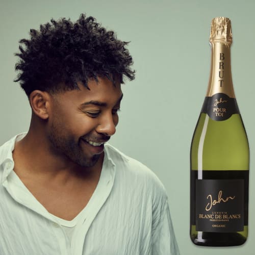 John Lundvik lanserar mousserande vinet Pour Toi.