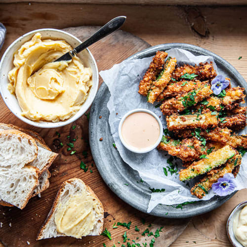 Friterad zucchini med 3 sorters dippsåser