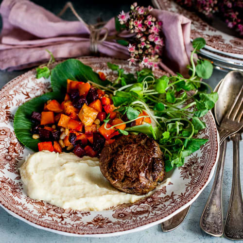 Parmesanrostade rotfrukter, palsternackspuré och kalvfilé