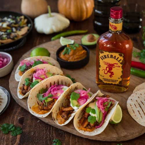 Kycklingtacos med sås med chipotle, pumpa och Fireball