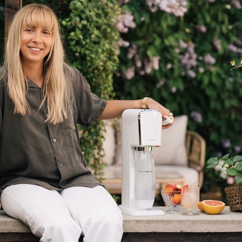 Årets Bartender Hedda Bruce - bjuder på sommarens bästa mocktails