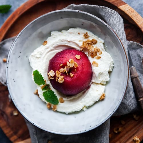 Vinkokt äpple med mascarponekräm