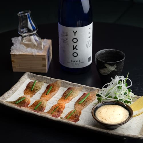  YOKO Sake Junmai Daiginjo med sashimi