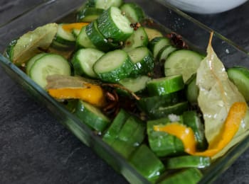 LINIE-pickled cucumbers with anise