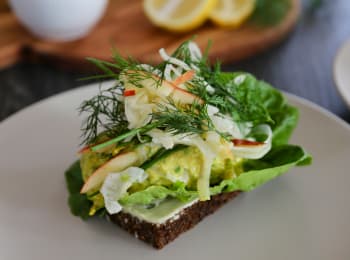 Spicy curried herring with LINIE apples and fennel