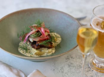 LINIE-cured fried herring with creamed potatoes and rhubarb compote