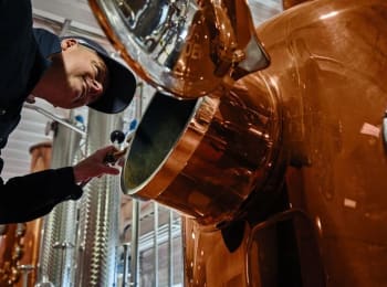 O.P.A. Distillery – Copper pans