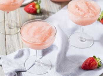 Frosé eli jäinen roseviinidrinkki