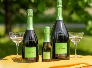 le contesse prosecco pullot pöydällä