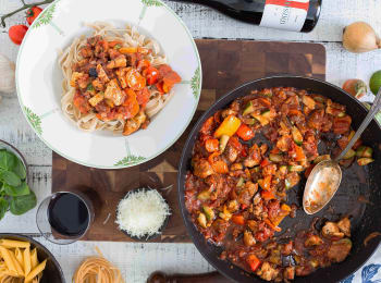 Täydellinen tofu-tomaattipasta goes ratatouille