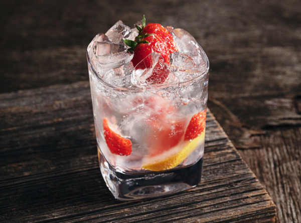 Vodka Soda with Strawberry
